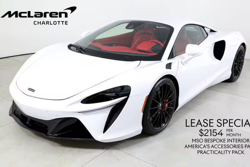 2025 Mclaren Artura — a typically priced live listing