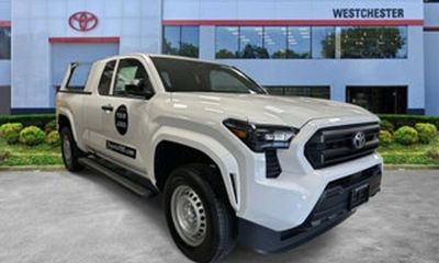 2025 Toyota Tacoma SR Xtracab