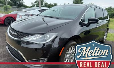 2020 Chrysler Pacifica Touring