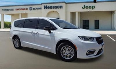 2027 Chrysler Pacifica Limited