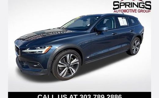 2023 Volvo V60CC Plus