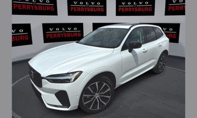 2024 Volvo XC60 Plus Dark
