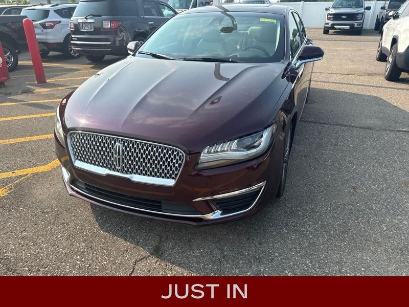 2017 Lincoln MKZ — a typically priced live listing