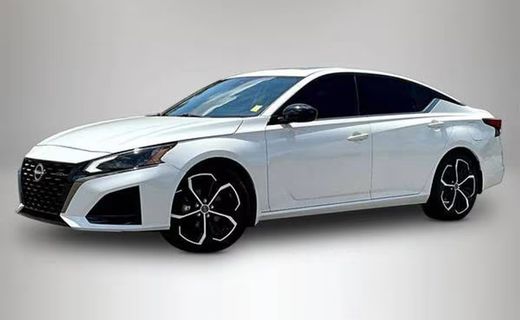 2023 Nissan Altima SR