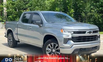2023 Chevrolet Silverado RST