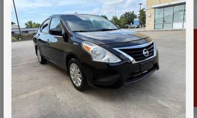 2016 Nissan Versa SV