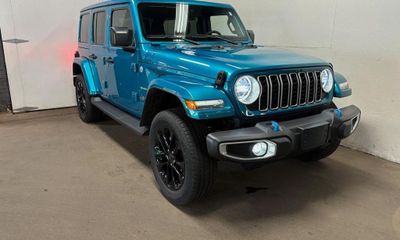 2024 Jeep Wrangler Sahara 4XE
