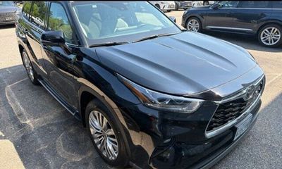 2025 Toyota Highlander Platinum