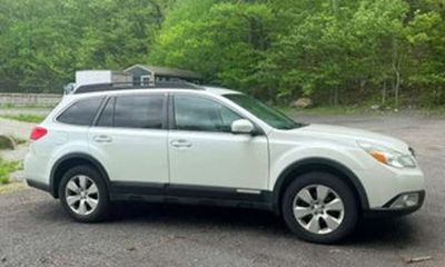 2011 Subaru Outback Limited M R