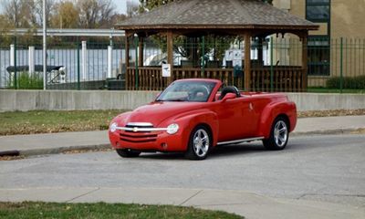 2004 Chevrolet SSR LS