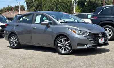 2023 Nissan Versa SV