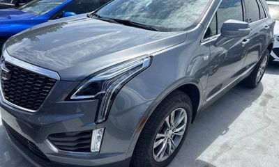 2022 Cadillac XT5 Premium Luxury