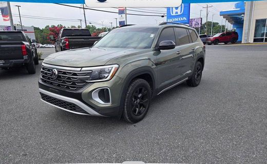 2025 Volkswagen Atlas 4MOTION Peak Edition