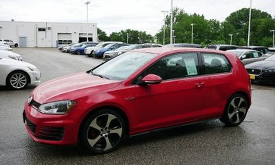 2016 Volkswagen Golf GTI 2 0T Base