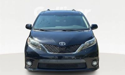 2015 Toyota Sienna SE 8 Passenger