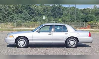2000 Ford Crown Victoria LX