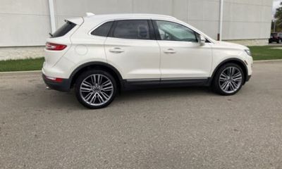 2016 Lincoln MKC BLK Label