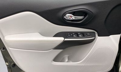 2021 Jeep Cherokee Altitude Latitude LUX