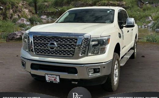 2017 Nissan Titan SL