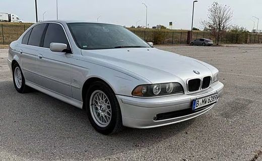 2002 BMW 525I
