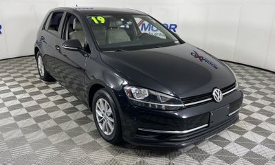 2019 Volkswagen Golf S SE
