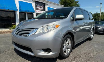 2017 Toyota Sienna LE Mobility