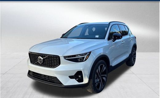 2026 Volvo XC40 Ultra Dark