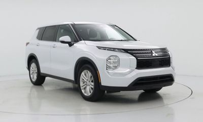 2024 Mitsubishi Outlander ES