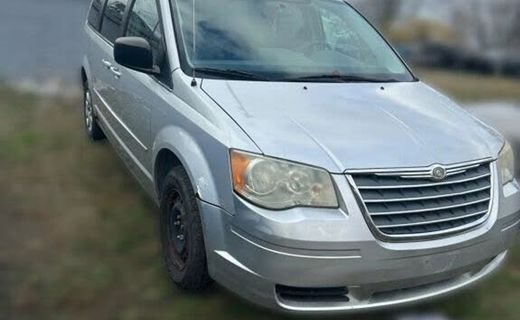 2010 Chrysler Town AND Country RT