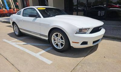 2012 Ford Mustang V6 Coupe