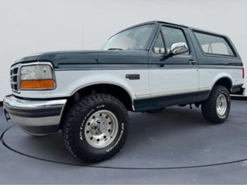 1995 Ford Bronco — a typically priced live listing
