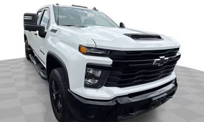 2026 Chevrolet Silverado HD Custom