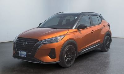 2021 Nissan Kicks SR