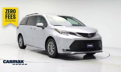 2023 Toyota Sienna XLE