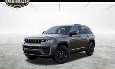 2026 Jeep Grand Cherokee Base Laredo