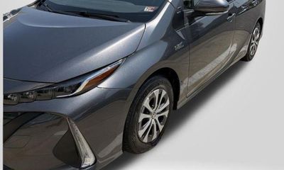 2022 Toyota Prius Prime PHEV XLE