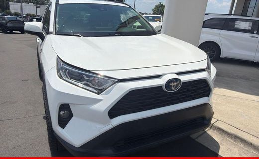 2020 Toyota RAV4 XLE
