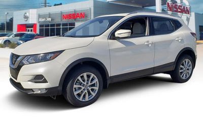 2022 Nissan Rogue Sport SV