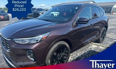 2023 Ford Escape ST Line Elite