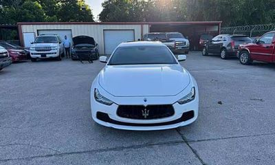 2016 Maserati Ghibli Base
