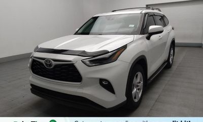 2022 Toyota Highlander LE