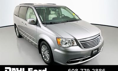2016 Chrysler Town AND Country Touring L