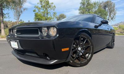2011 Dodge Challenger Base