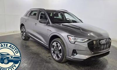 2021 Audi E-Tron Quattro Premium