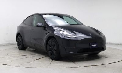 2025 Tesla Model Y Long Range