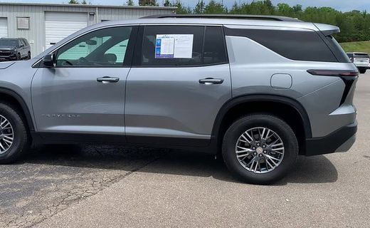 2025 Chevrolet Traverse LT