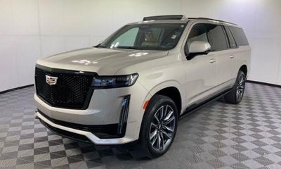 2023 Cadillac Escalade ESV Sport