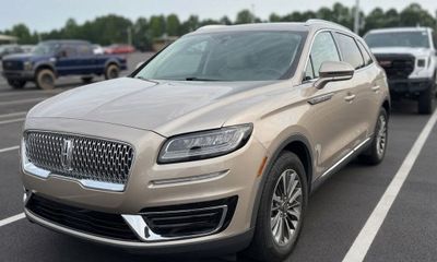 2020 Lincoln Nautilus Standard