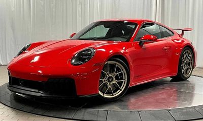 2025 Porsche 911 Carrera GTS 4