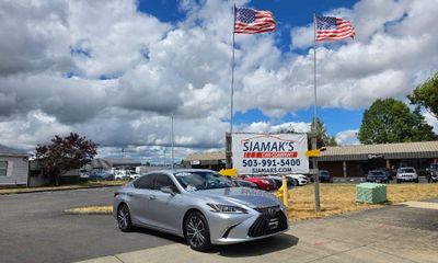 2022 Lexus ES 300H Premium